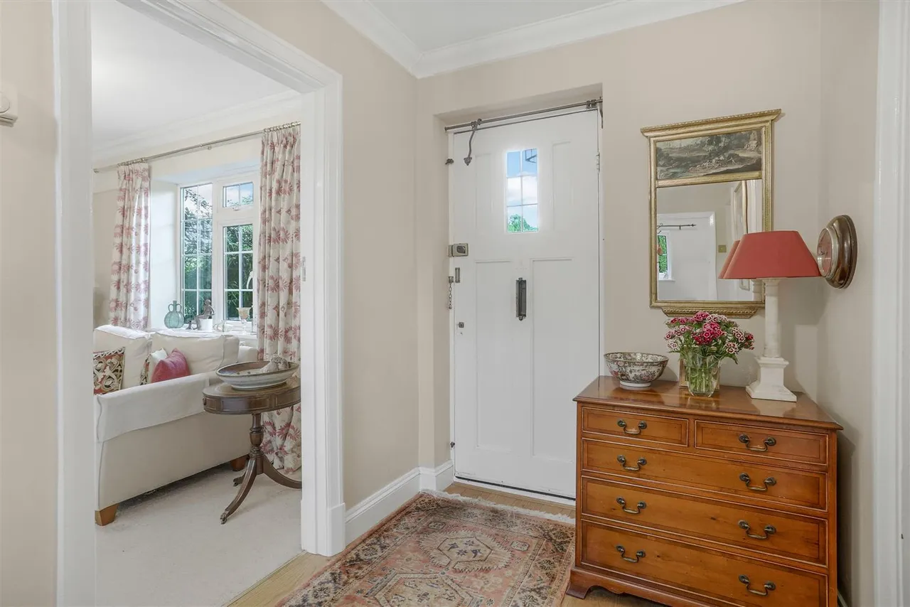 Meadow Way, Burgh Heath, Tadworth, KT20 5LY, photo 5