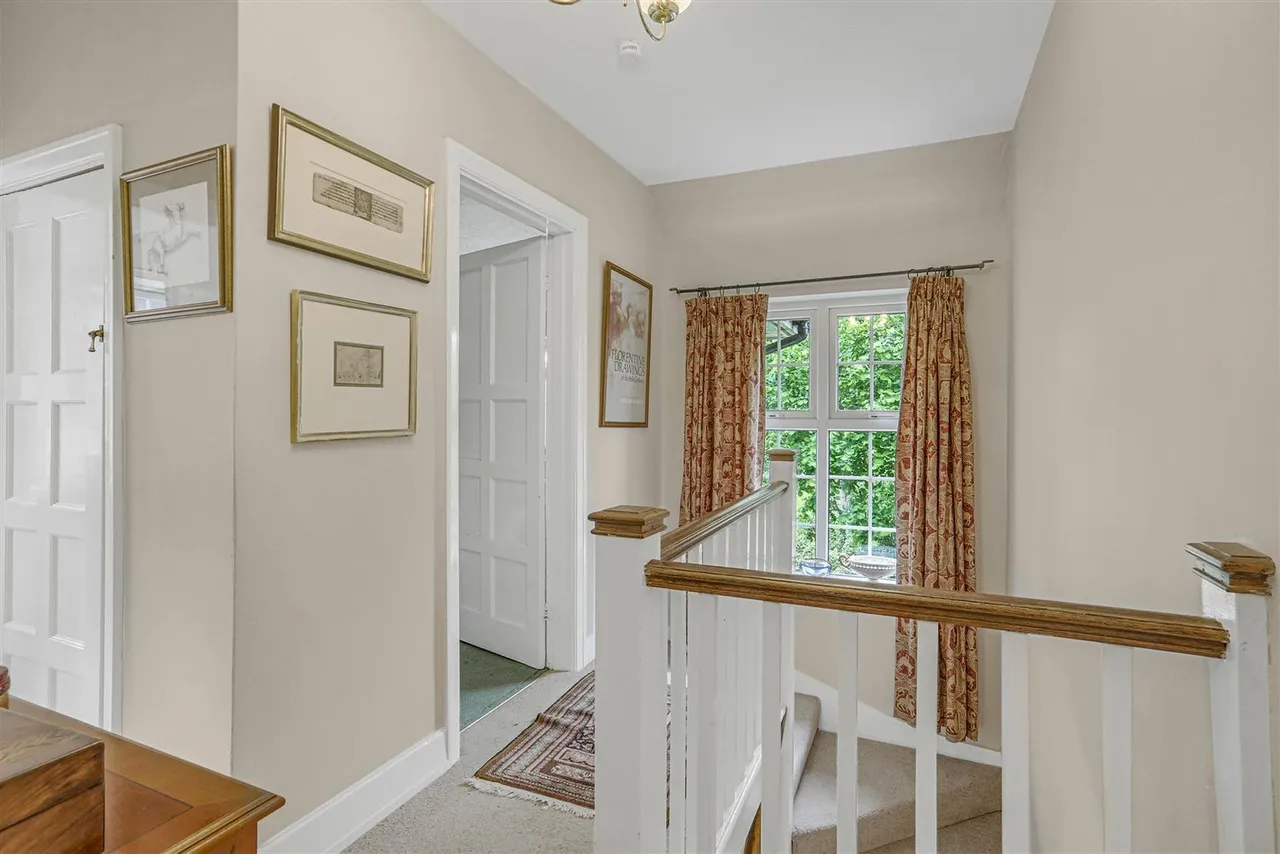 Meadow Way, Burgh Heath, Tadworth, KT20 5LY, photo 17
