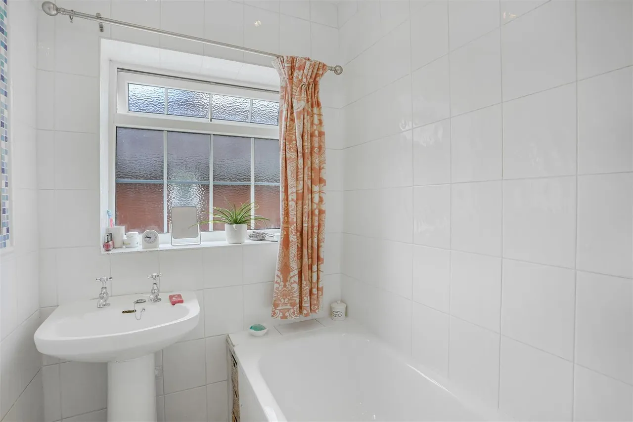 Meadow Way, Burgh Heath, Tadworth, KT20 5LY, photo 21