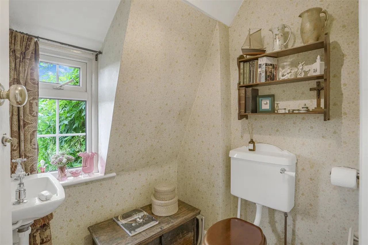 Meadow Way, Burgh Heath, Tadworth, KT20 5LY, photo 24