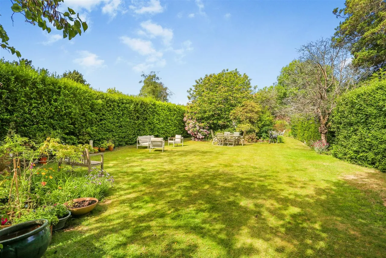 Meadow Way, Burgh Heath, Tadworth, KT20 5LY, photo 13