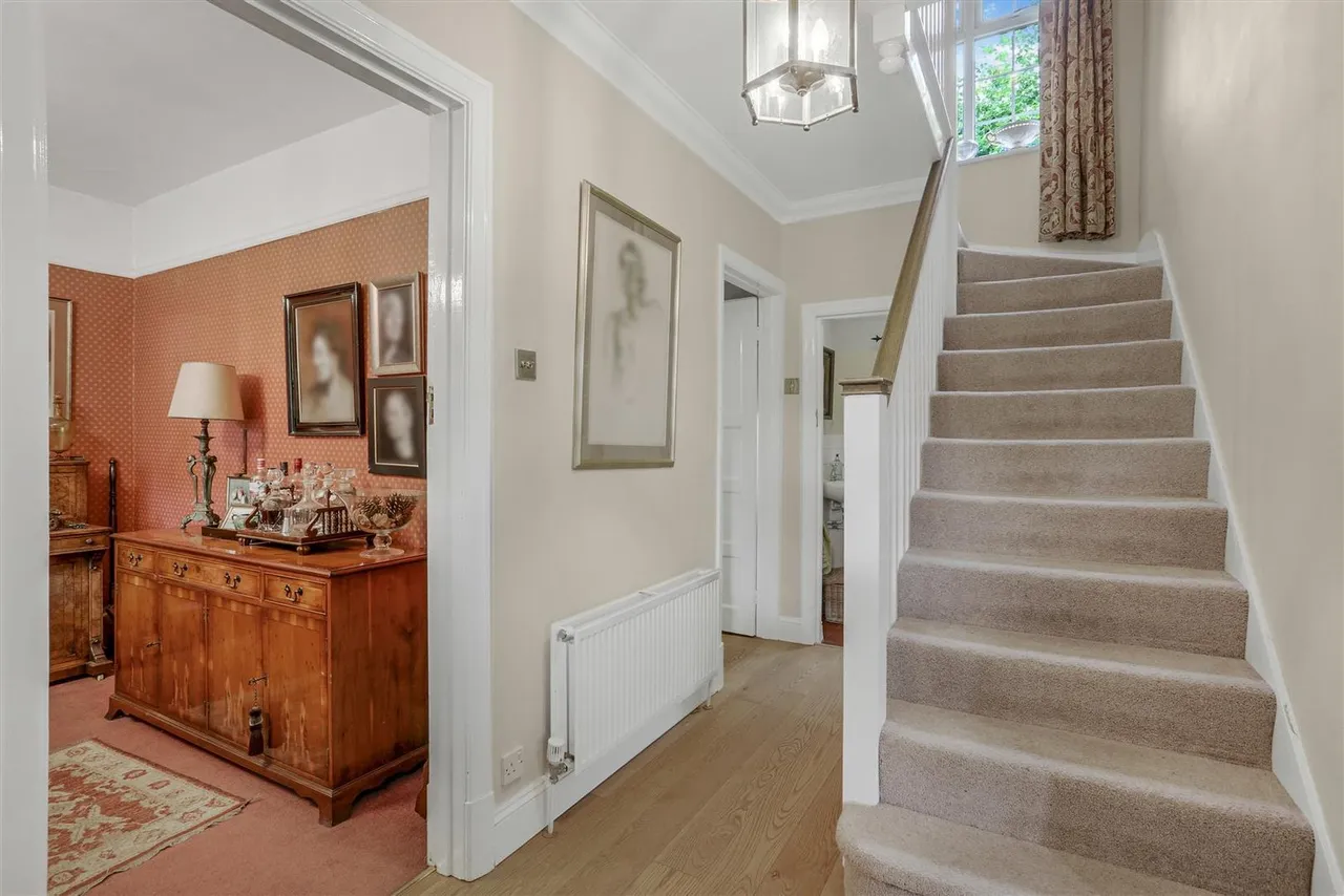 Meadow Way, Burgh Heath, Tadworth, KT20 5LY, photo 16