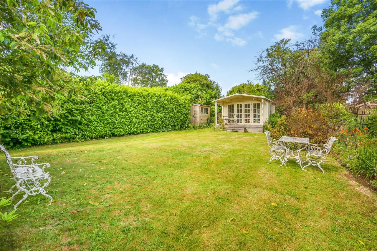 Meadow Way, Burgh Heath, Tadworth, KT20 5LY, photo 4