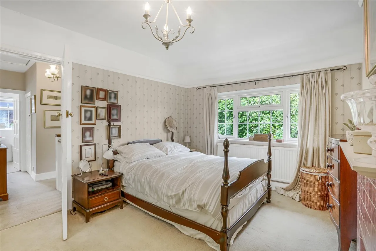 Meadow Way, Burgh Heath, Tadworth, KT20 5LY, photo 18