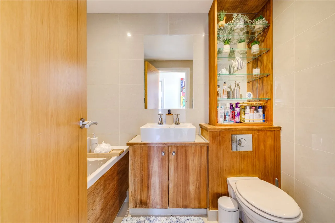 King Charles House, Wandon Road, London, SW6, photo 4