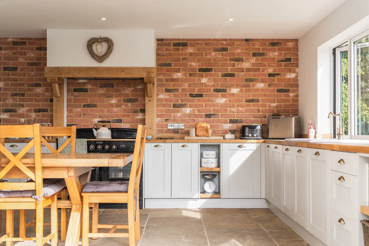 Tytherley Road, Winterslow, SP5, photo 5