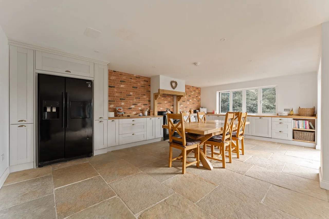 Tytherley Road, Winterslow, SP5, photo 2