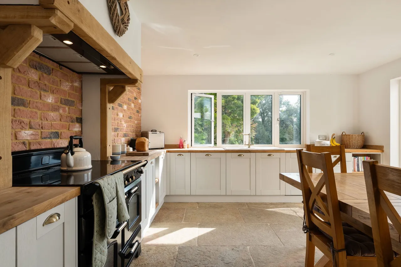 Tytherley Road, Winterslow, SP5, photo 6