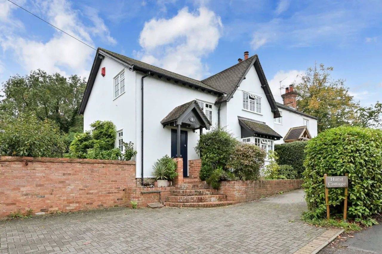 3 bed house to rent, Bradcutts Lane, Cookham, SL6