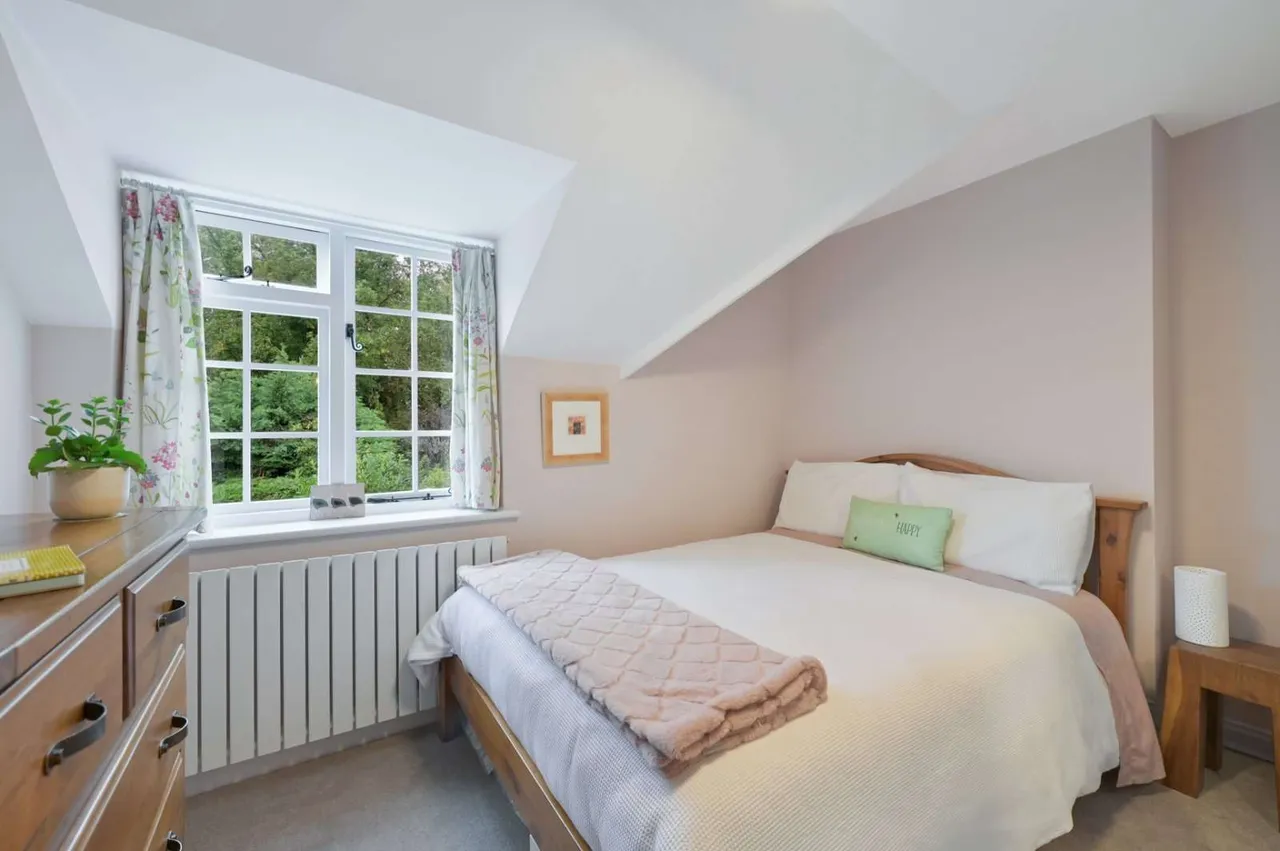 Bradcutts Lane, Cookham, SL6, photo 6