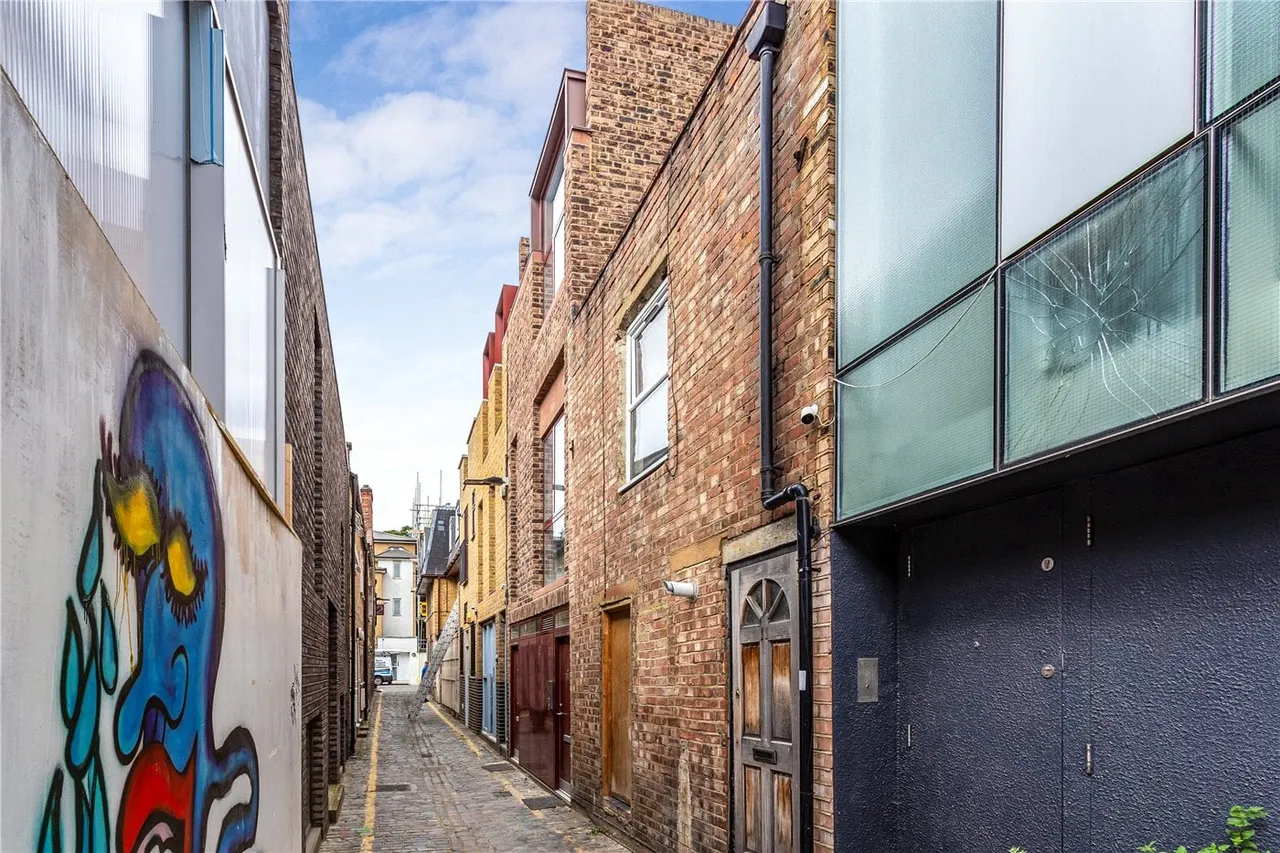 Voss Street, London, E2, photo 10