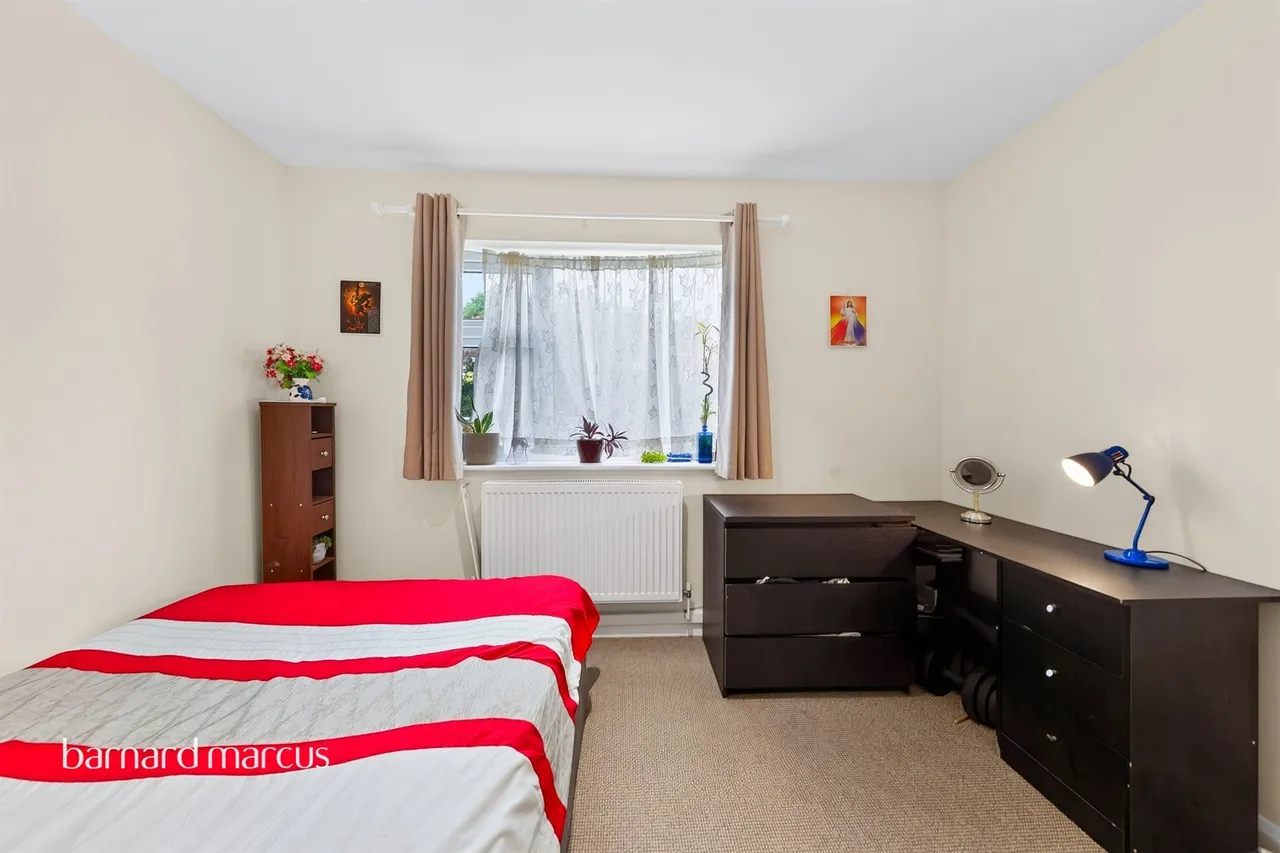 St. James Avenue, Sutton, photo 11