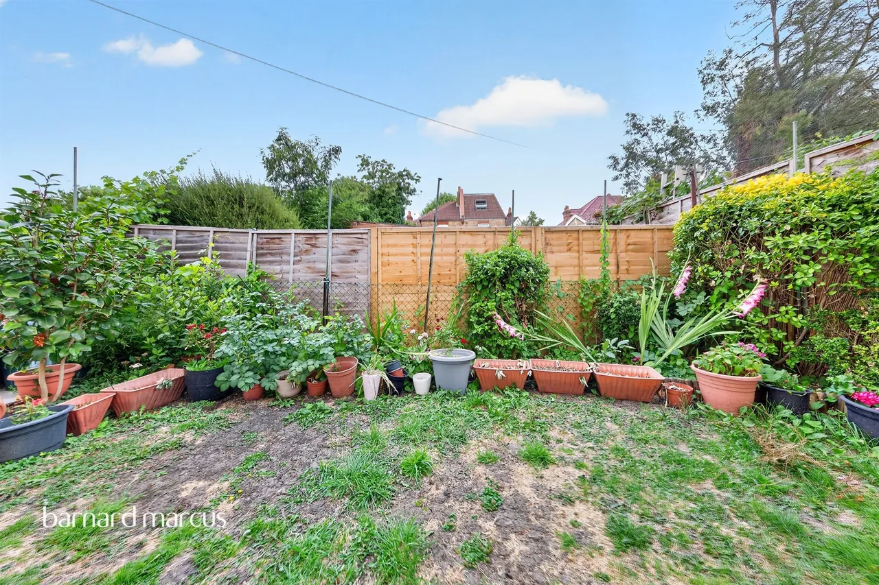 St. James Avenue, Sutton, photo 12