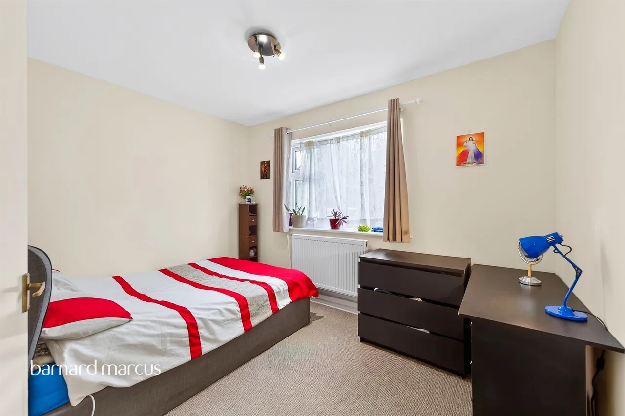 St. James Avenue, Sutton, photo 6