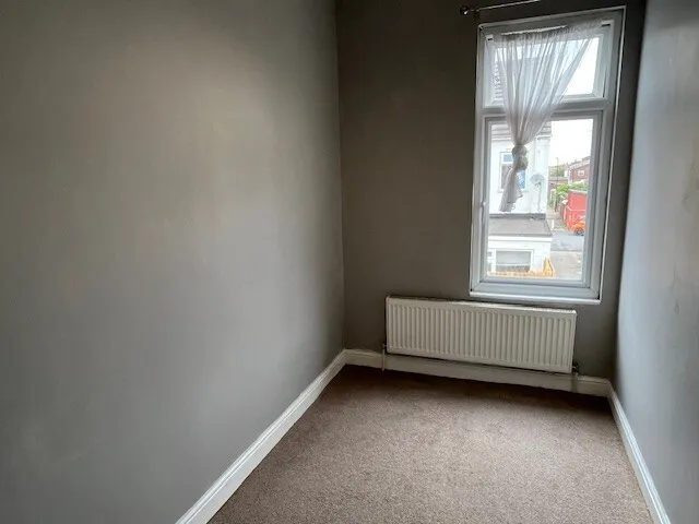 Radcliffe Road, Bentley, photo 6