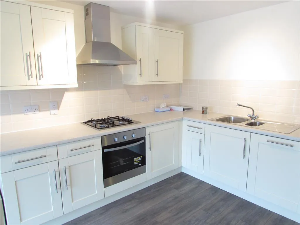 110 Larchfield Road, MAIDENHEAD, photo 2