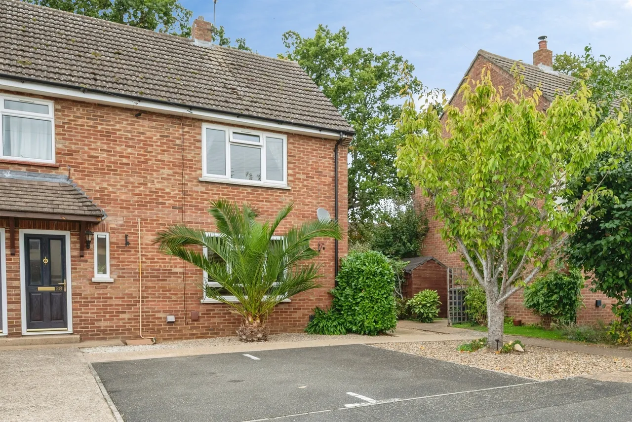 2 bed house for sale, Hoveton Place, Badersfield, NR10