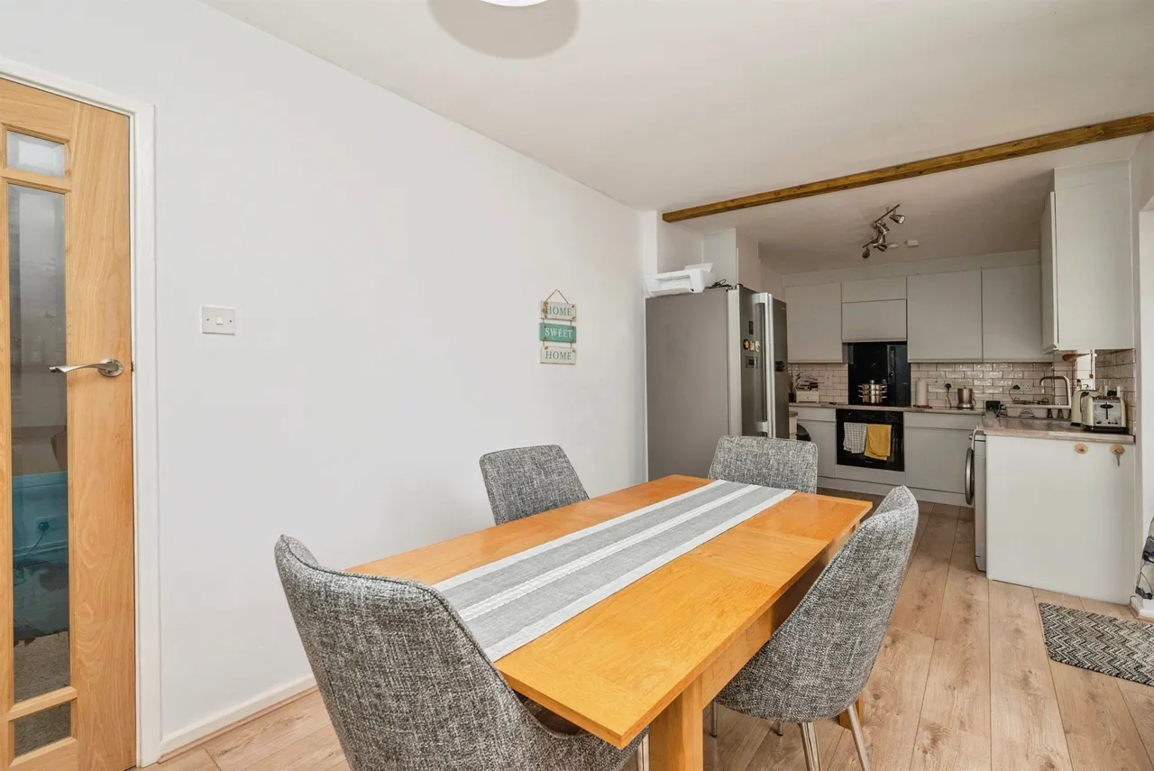 Hoveton Place, Badersfield, NR10, photo 3
