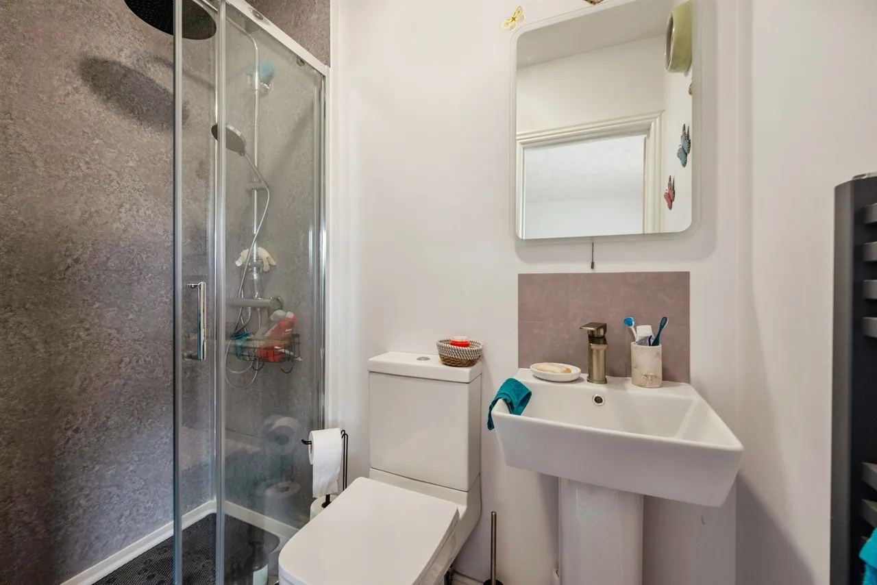 Hoveton Place, Badersfield, NR10, photo 9