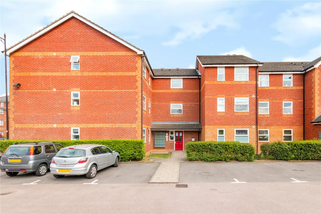1 bed flat to rent — Macmillan Way, London, SW17