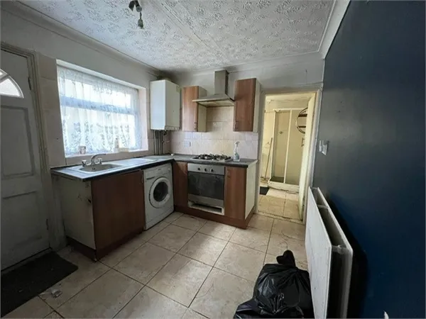 Burnt Oak Terrace, GILLINGHAM, ME7 1DT, photo 3