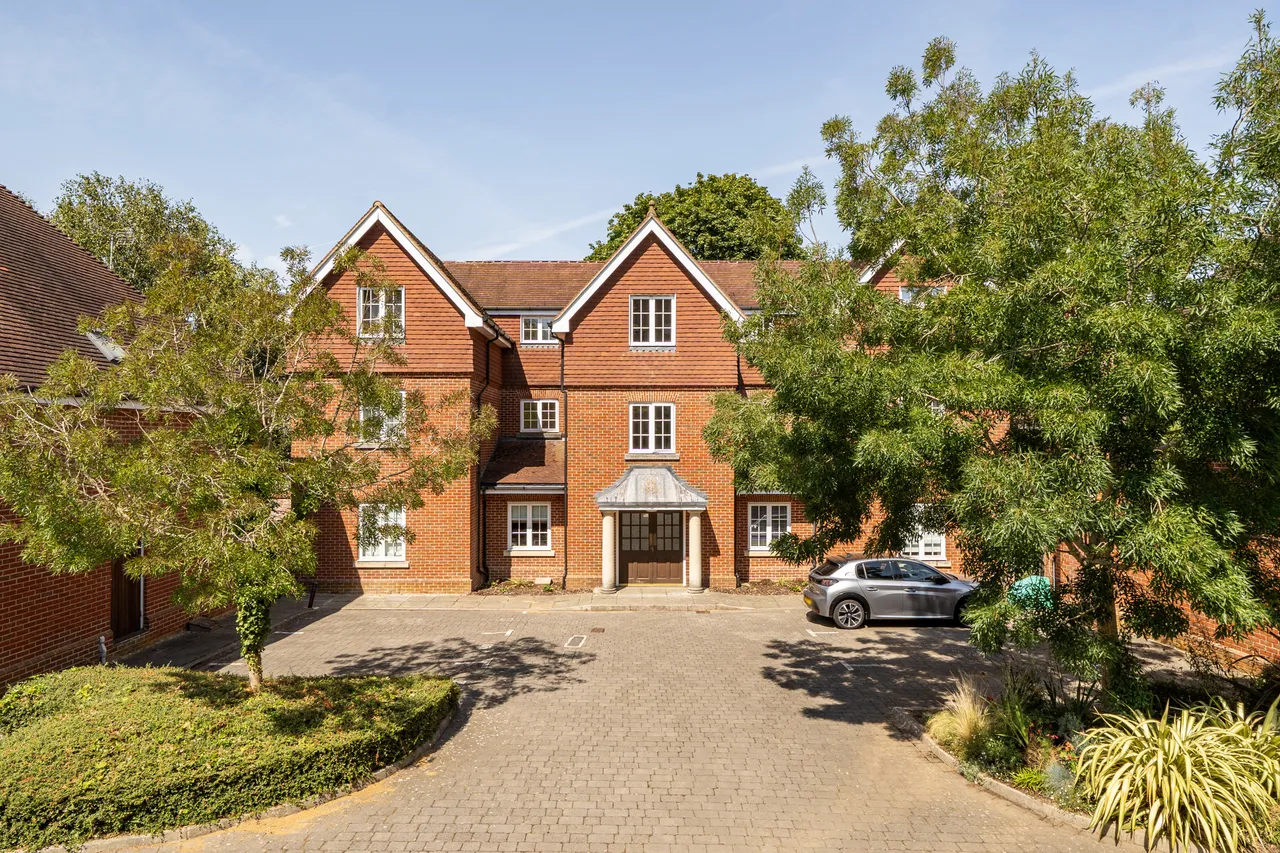 3 bed flat for sale — Wychwood Place, Winchester, SO22