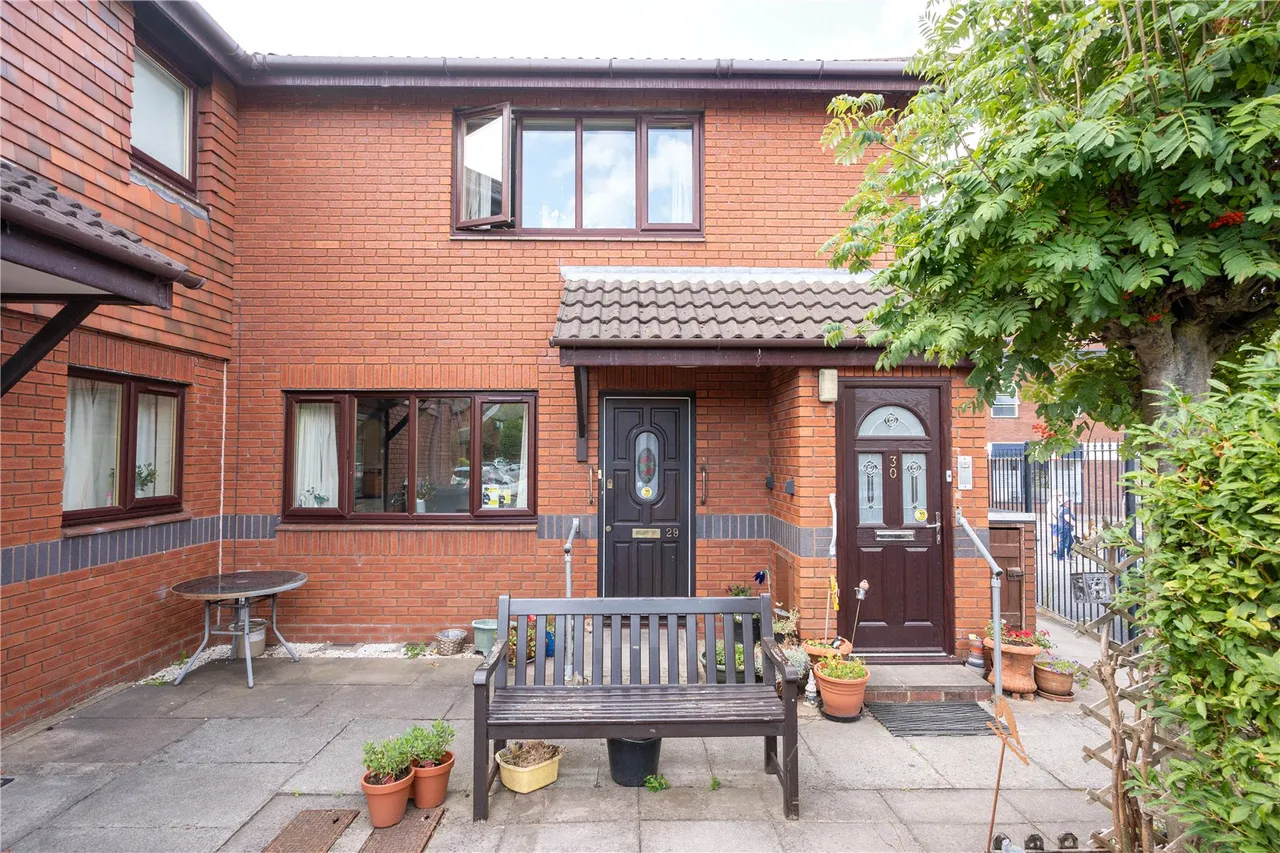 2 bed flat for sale — Housman Park, Bromsgrove, Worcestershire, B60 1AZ