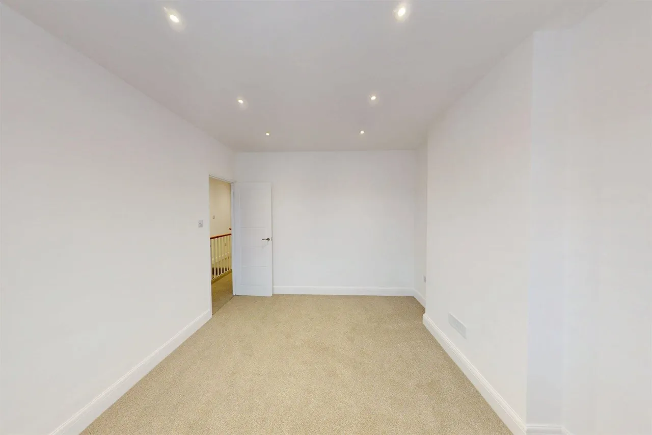 Marlborough Road, Chingford, E4, photo 3