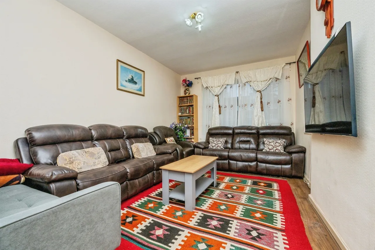West Drive, Birmingham, photo 3