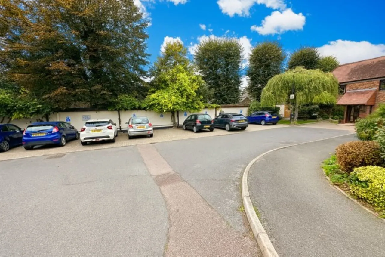 Belmont Hill, St. Albans, photo 8