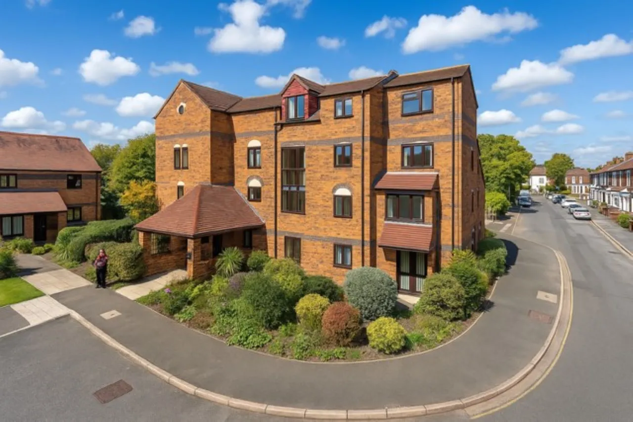 2 bed flat for sale — Belmont Hill, St. Albans