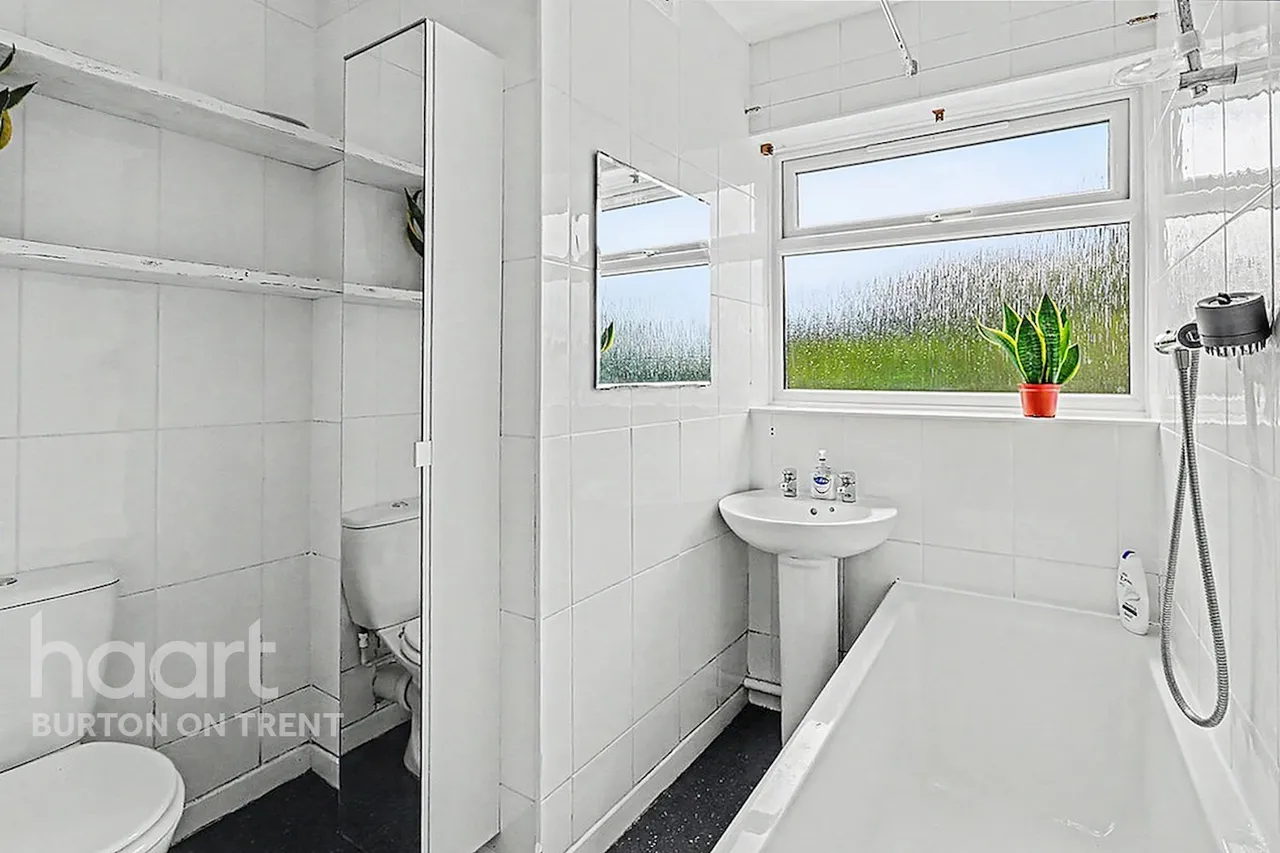 Lansdowne Road, Swadlincote, DE11, photo 10