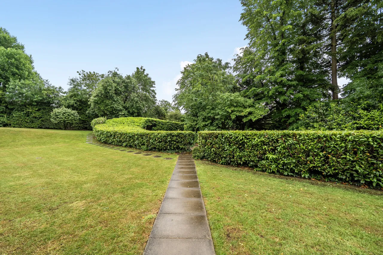 Woodside Park Road, London, N12, photo 4