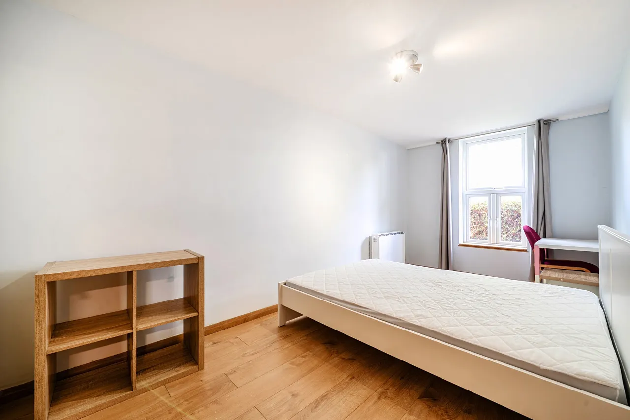 Woodside Park Road, London, N12, photo 12