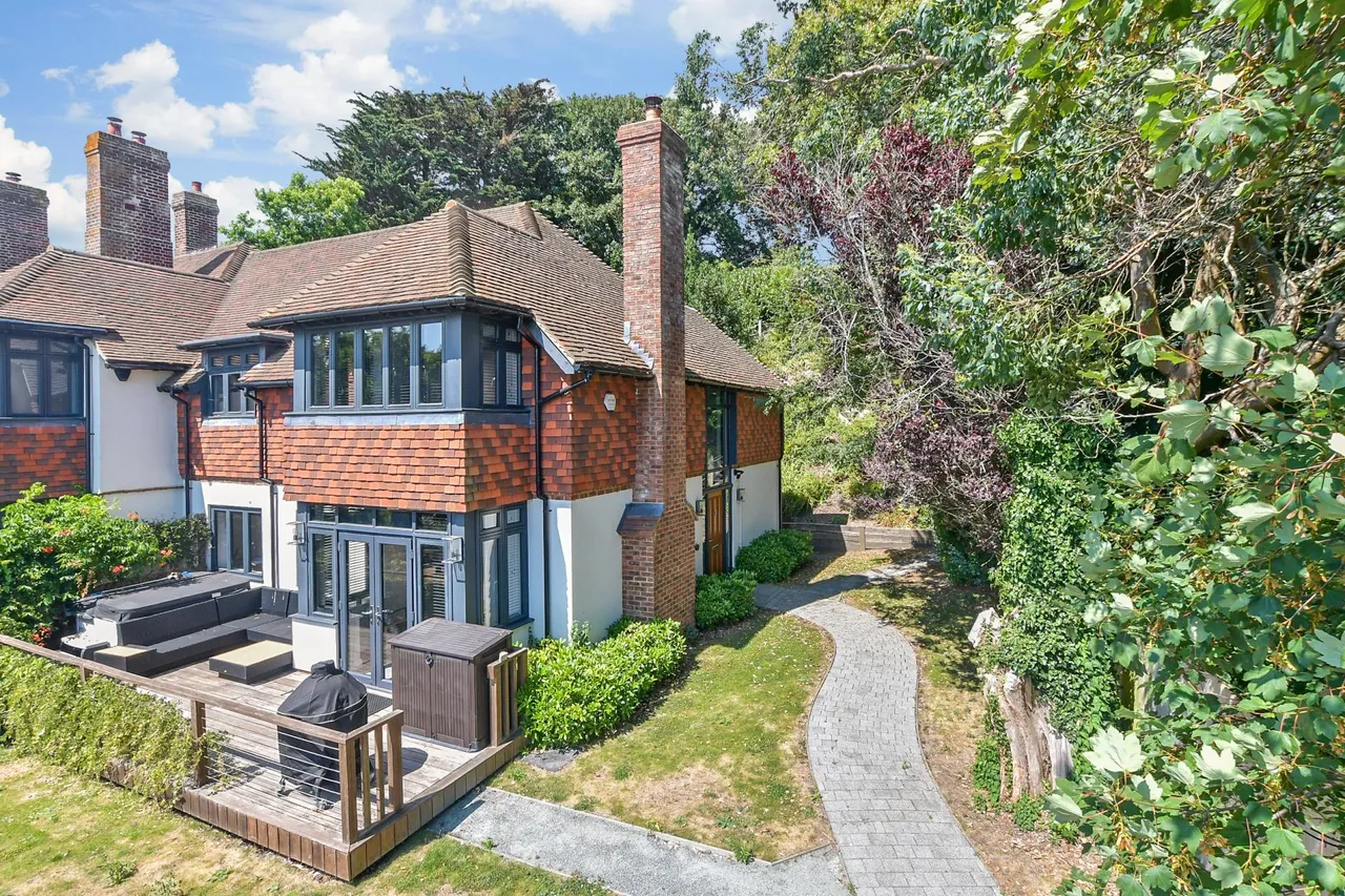 4 bed house for sale, Cannongate Road, Hythe, CT21