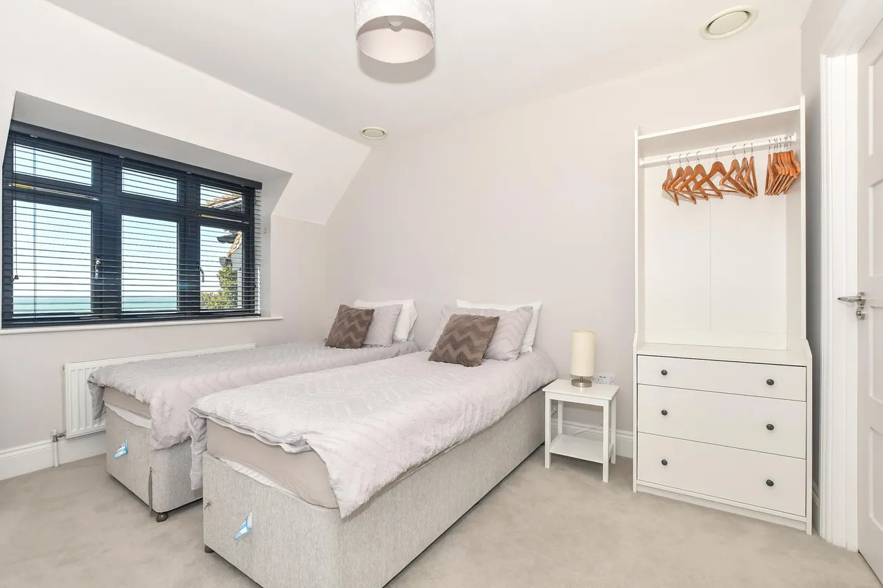 Cannongate Road, Hythe, CT21, photo 13