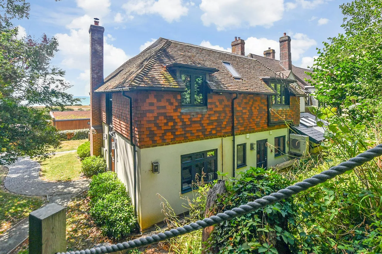 Cannongate Road, Hythe, CT21, photo 22