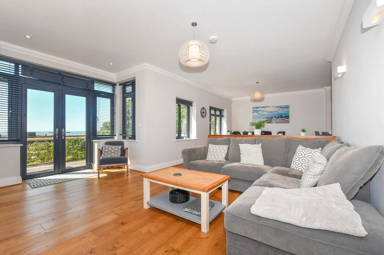 Cannongate Road, Hythe, CT21, photo 2