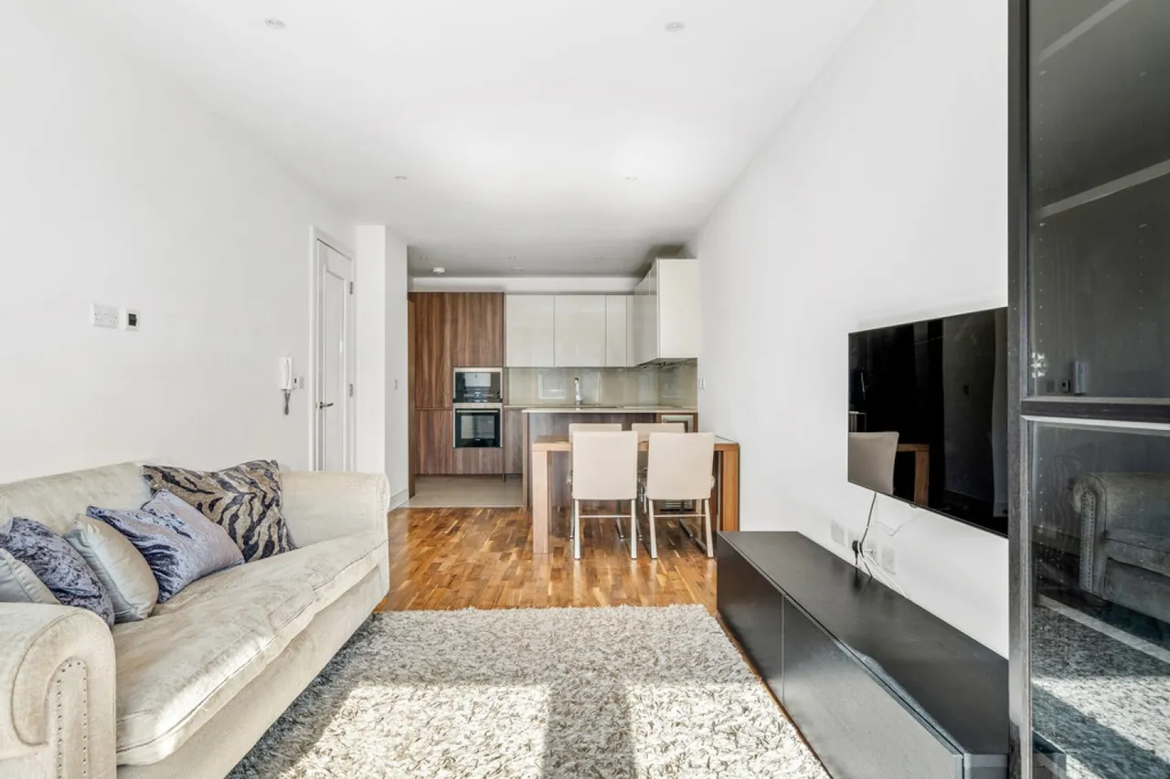 Jasmine House, Battersea Reach, SW18, photo 4