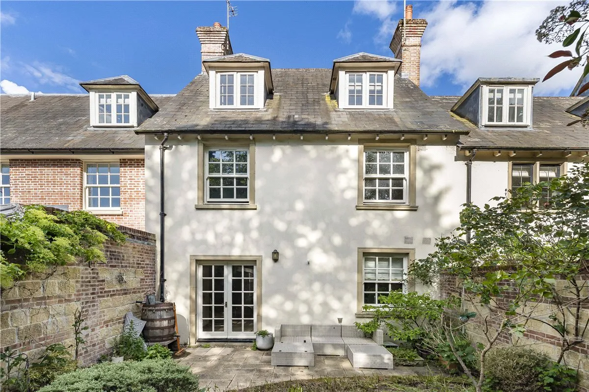 Phoenix Square, Pewsey, SN9, photo 3