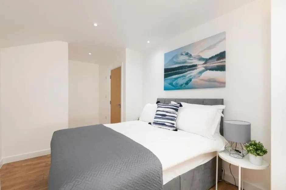 5 bed flat to rent — Sydney Road Enfield EN2
