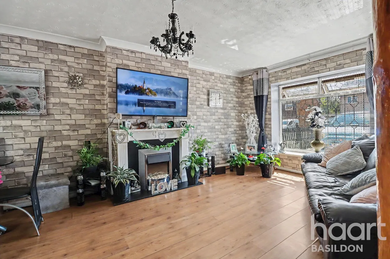 Dencourt Crescent, Basildon, SS14, photo 2