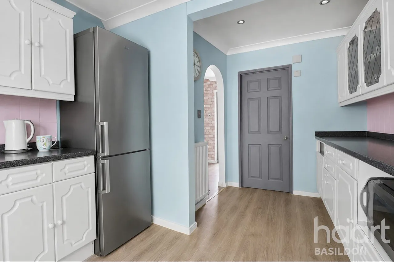 Dencourt Crescent, Basildon, SS14, photo 6