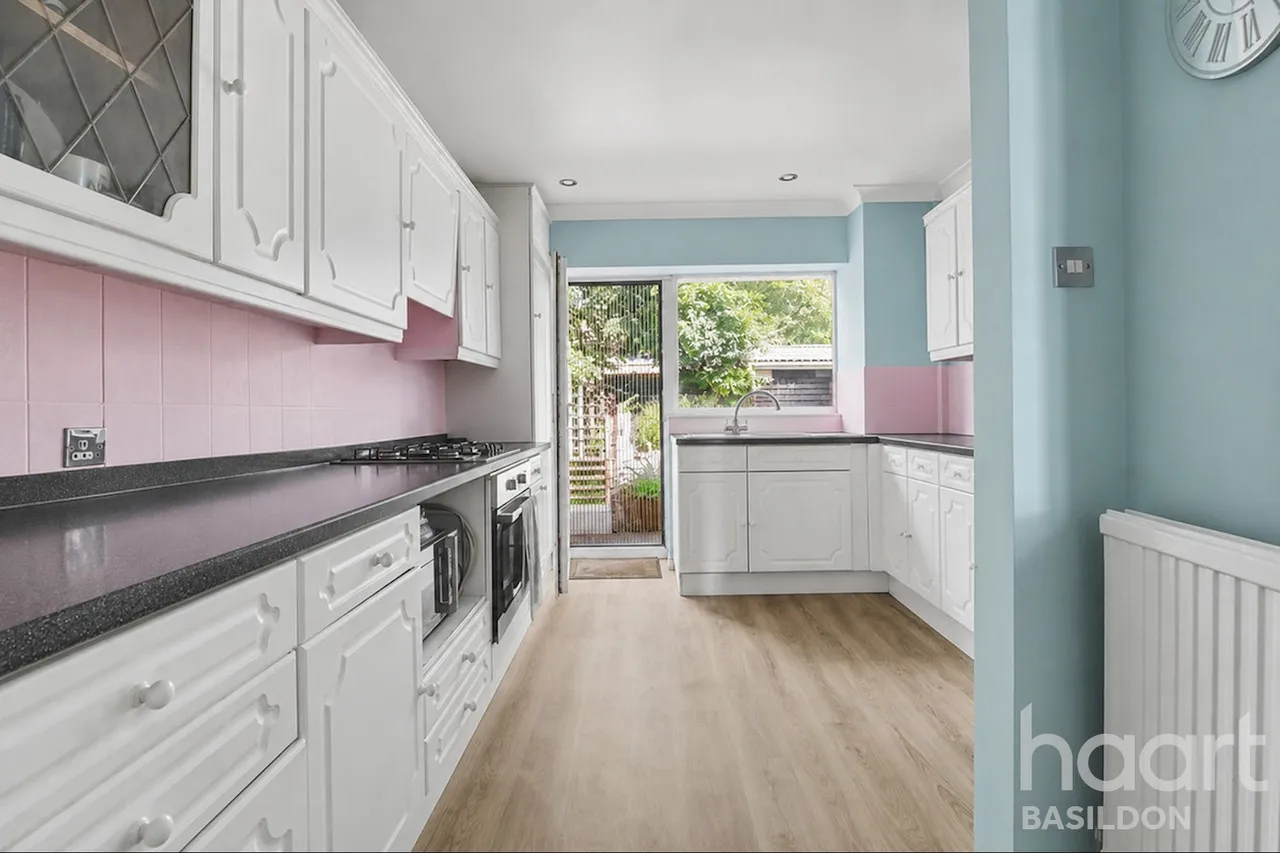 Dencourt Crescent, Basildon, SS14, photo 5