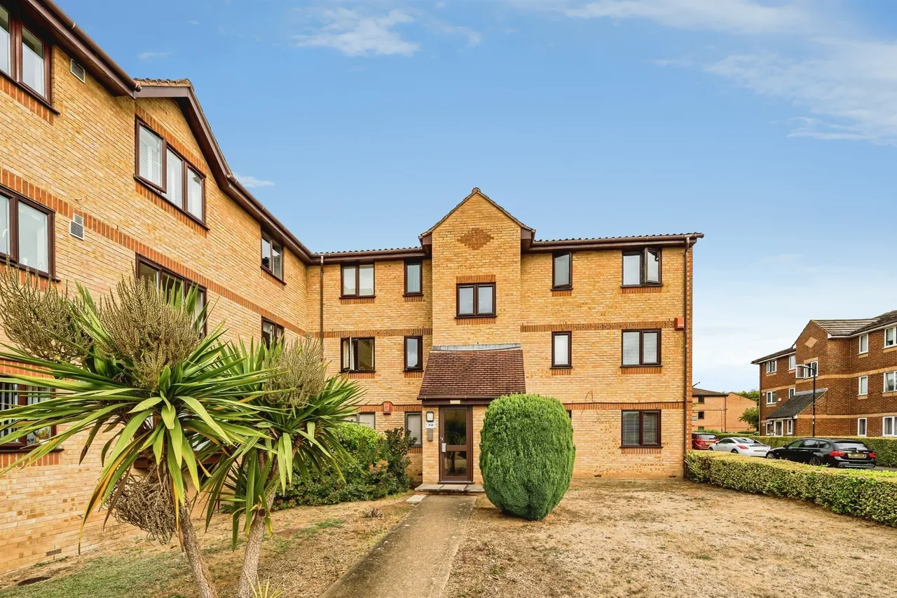 Lowestoft Drive, Slough, SL1, photo 15