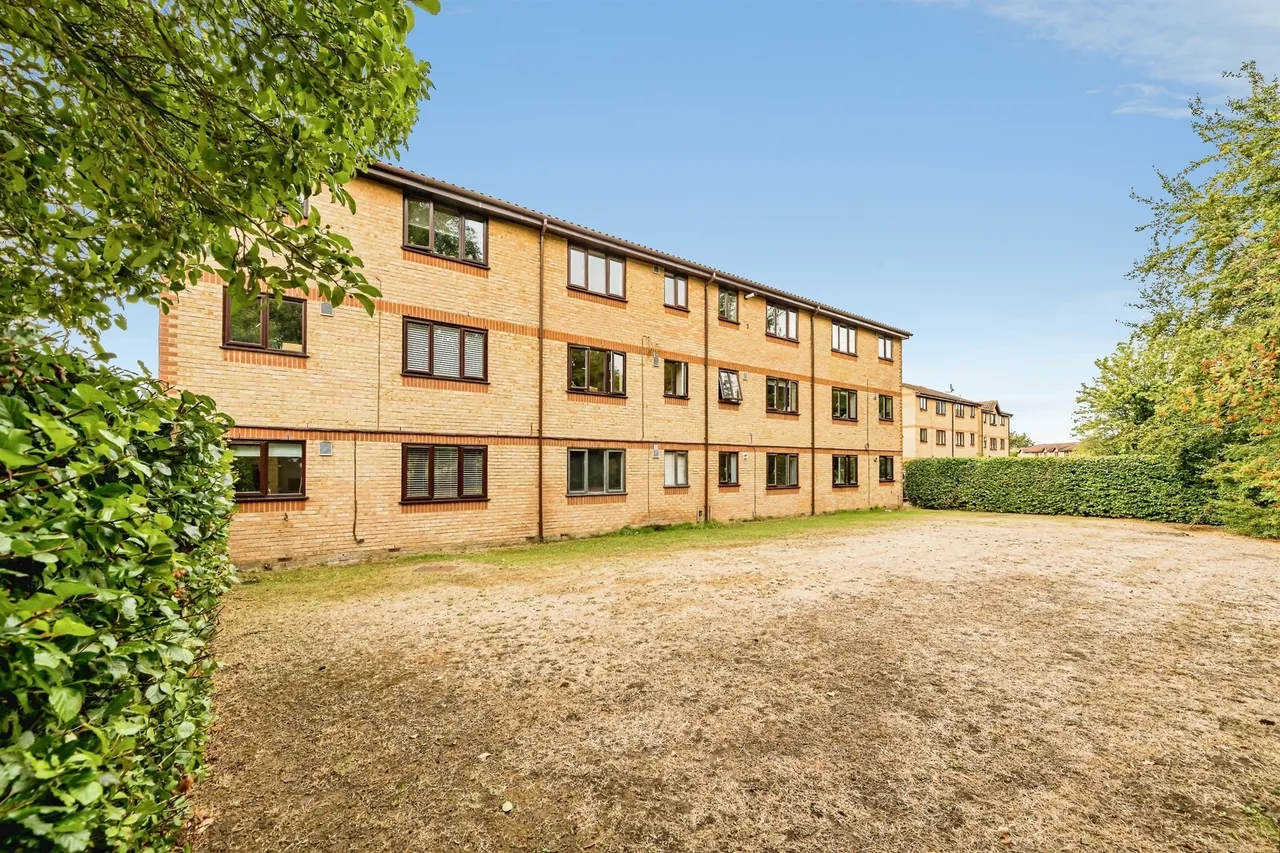 Lowestoft Drive, Slough, SL1, photo 11