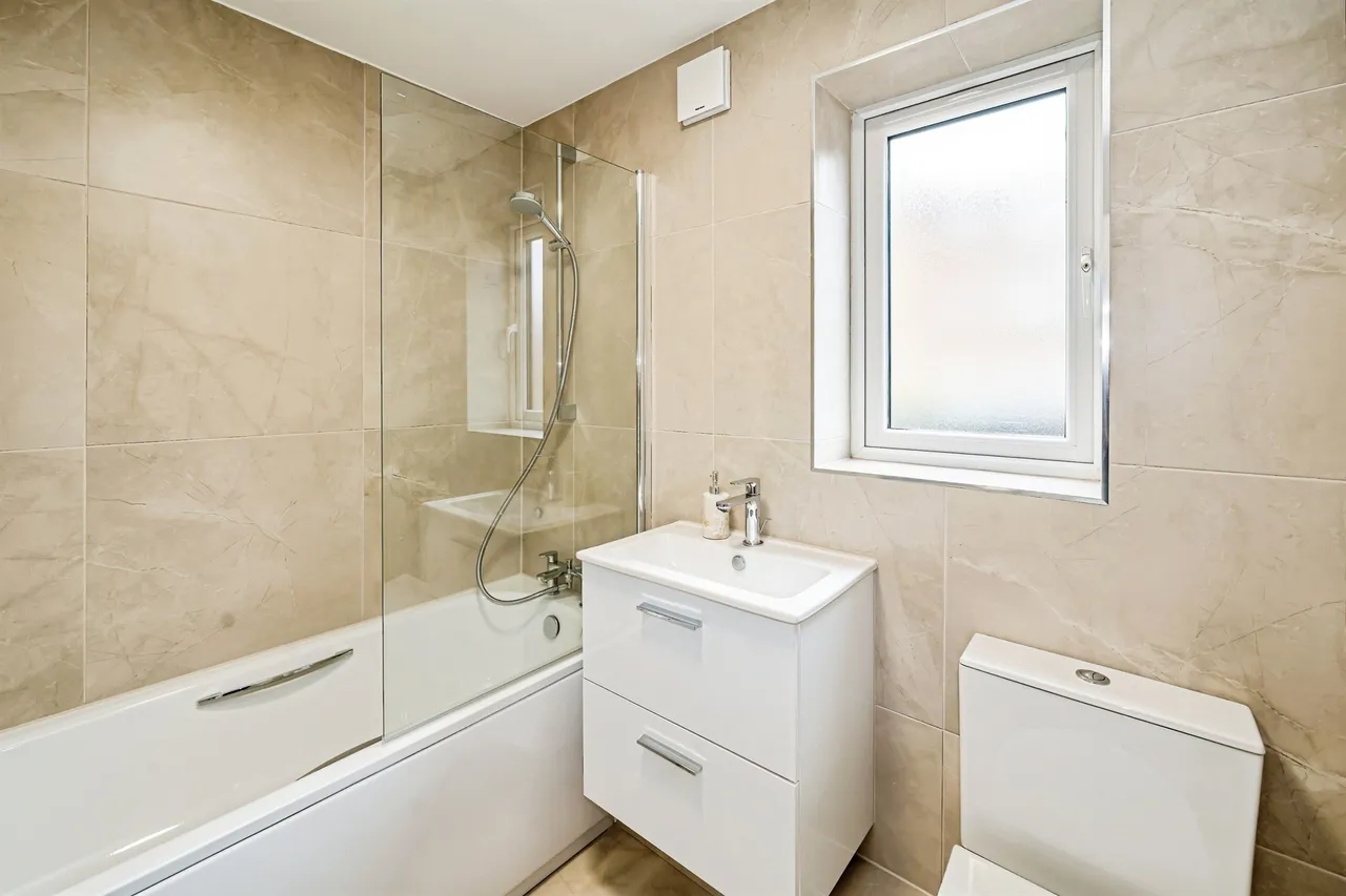 Lowestoft Drive, Slough, SL1, photo 8
