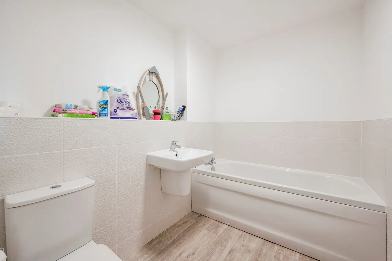 Heatherfields Crescent, New Rossington, DONCASTER, photo 9