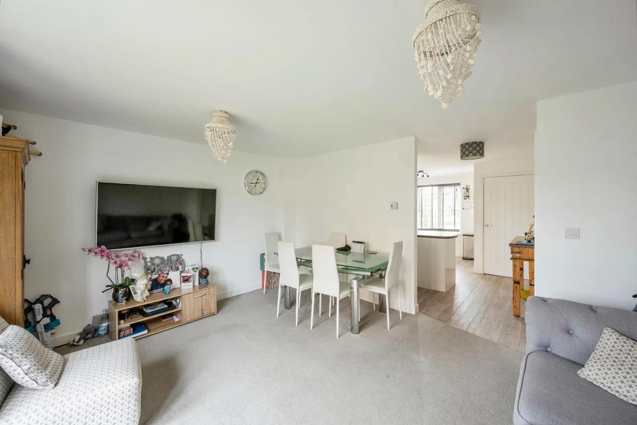 Heatherfields Crescent, New Rossington, DONCASTER, photo 4