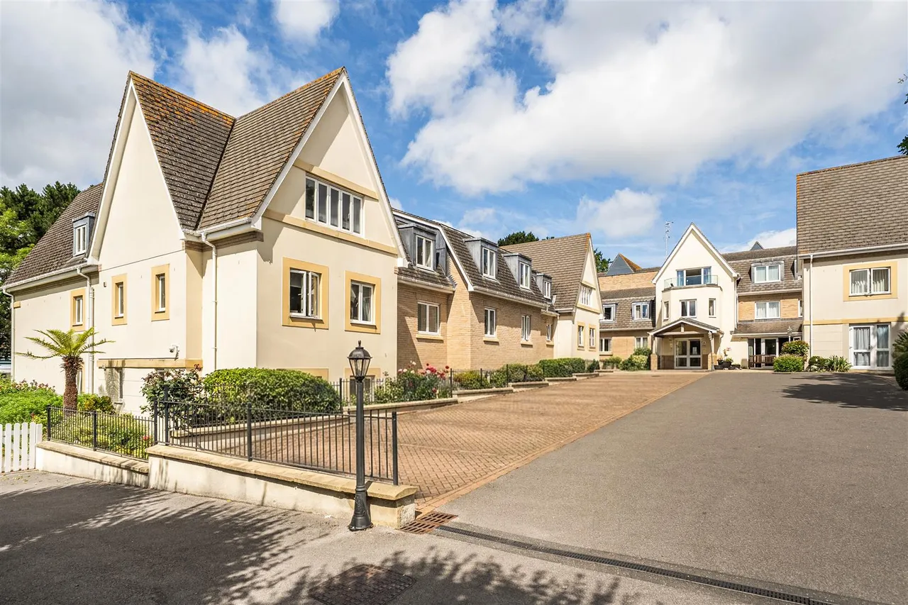 Sandbanks Road, Poole, BH14, photo 15